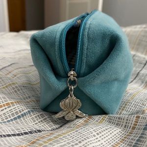 Sisley GWP Velvet Pouch (90% NEW)